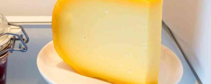 як зберігати твердий сир в холодильнику