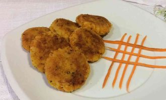 Морквяні котлети з рисом