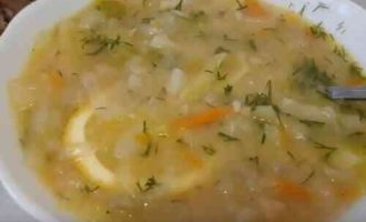 пісний цибулевий суп з капустою