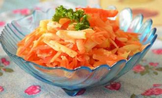 Морквяний салат з сиром