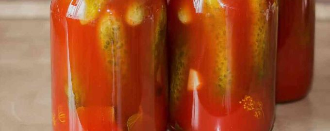 Мариновані огірки в томатному соку
