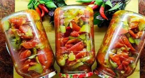салат з помідорів, огірків і болгарського перцю