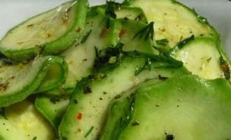 Мариновані кабачки кружечками швидкого приготування