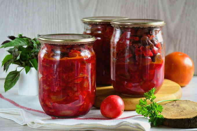 Як заготовити заправку для борщу з томатною пастою на зиму?
