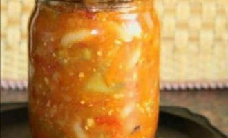 Салат з квасолі з кабачками в банках на зиму