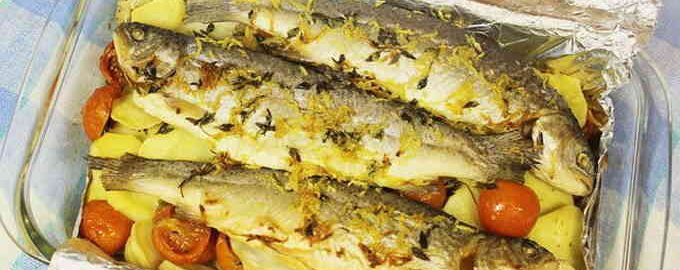 Філе риби, запечене з картоплею і овочами