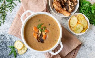 Пісний суп-пюре з білих грибів з гречкою