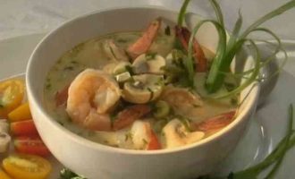 том ям з креветками та грибами