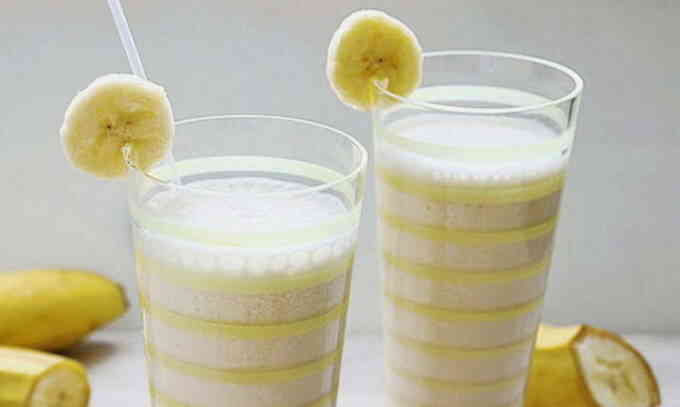 Банановий смузі з молоком у домашніх умовах