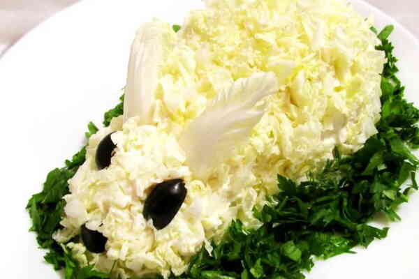Рецепт салату з пекінською капустою «Кролик»