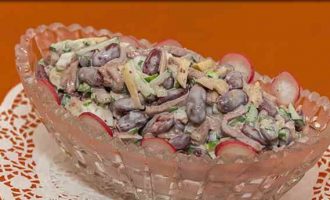салат з яловичим язиком і квасолею