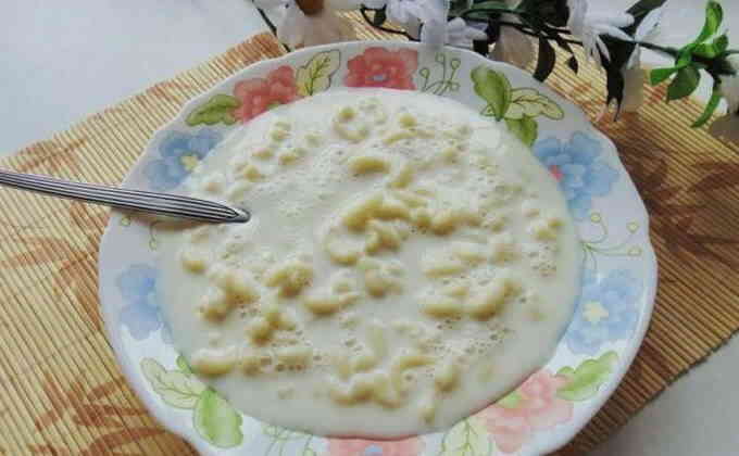 Молочний суп з макаронами