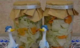 рецепт приготування маринованої капусти з морквою