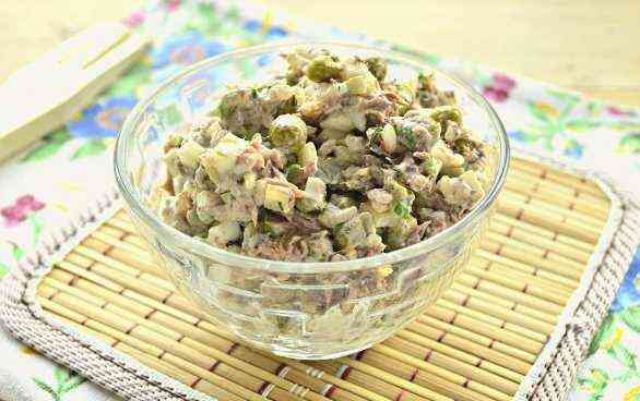 Швидкий і простий салат з консервованим тунцем і рисом