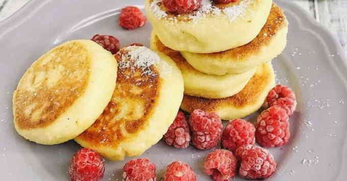 Сирники на сковороді з рисового борошна