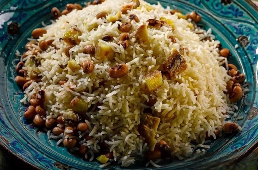 Ош лобеї – плов з квасолею та копченою рибою