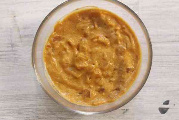 Томатно-сметанний соус із цибулею