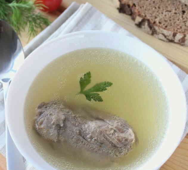 М’ясний бульйон