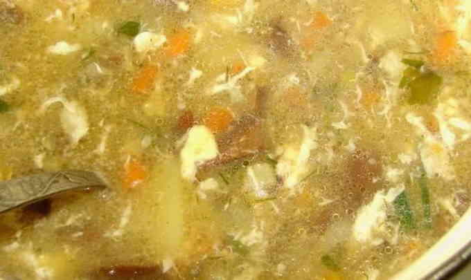 Суп з заморожених лісових грибів з картоплею
